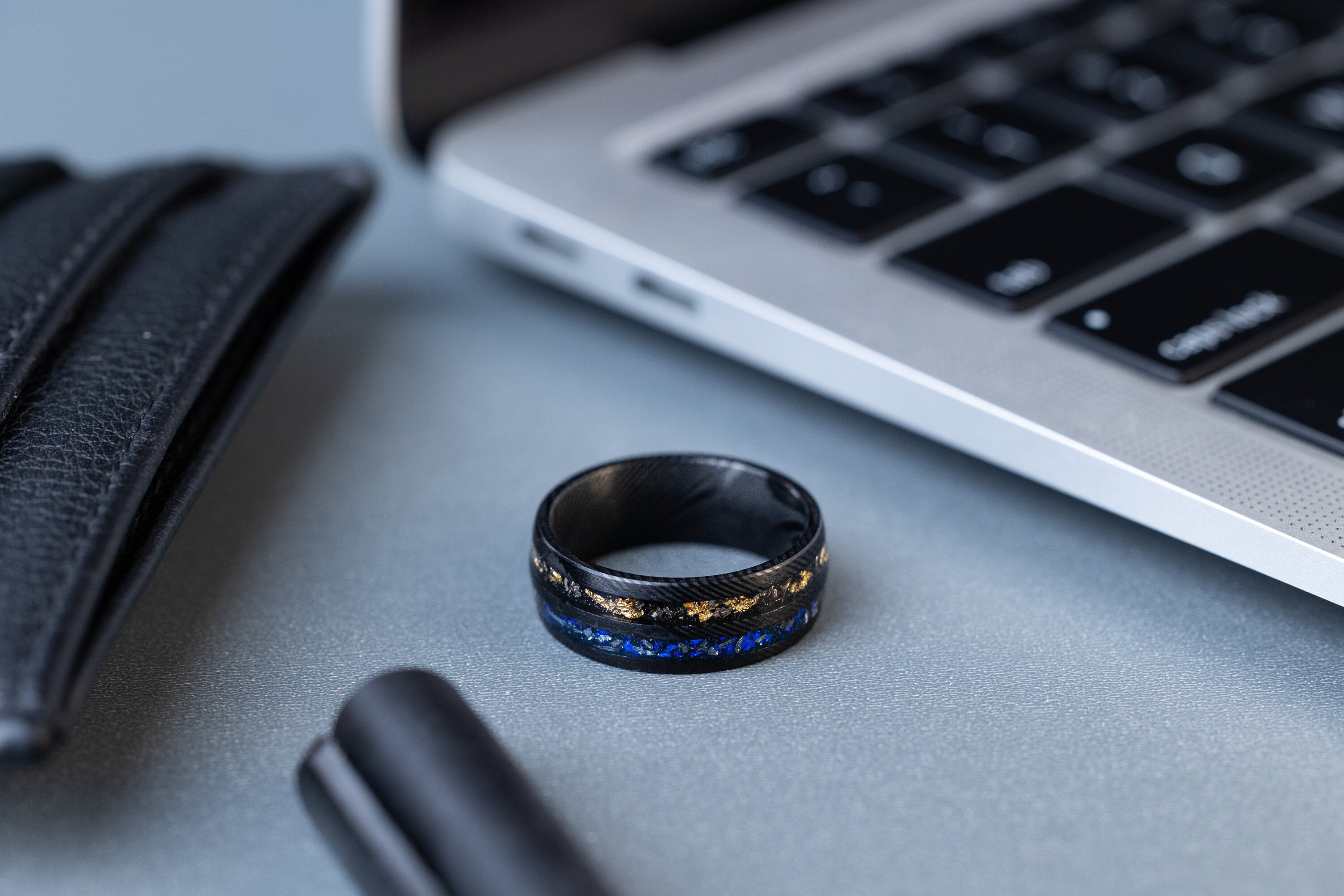 Damascus Nebula & Meteorite Crushed Gold Leaf Ring, Man Wedding Band, Damascus Black Steel Hammered Band, Blue Galaxy Meteorite, 8mm Ring