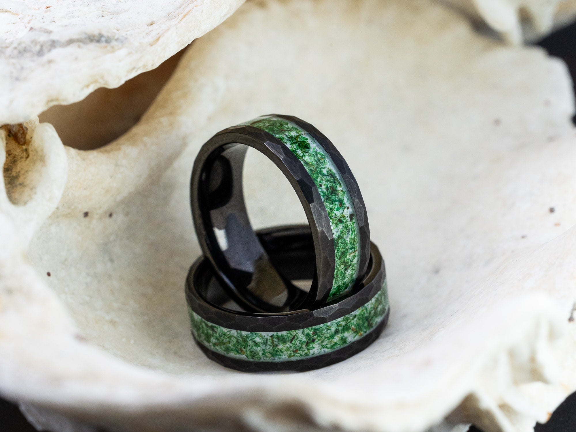 Hammered Black Tungsten Moss Agate Ring - 4mm Wedding Band
