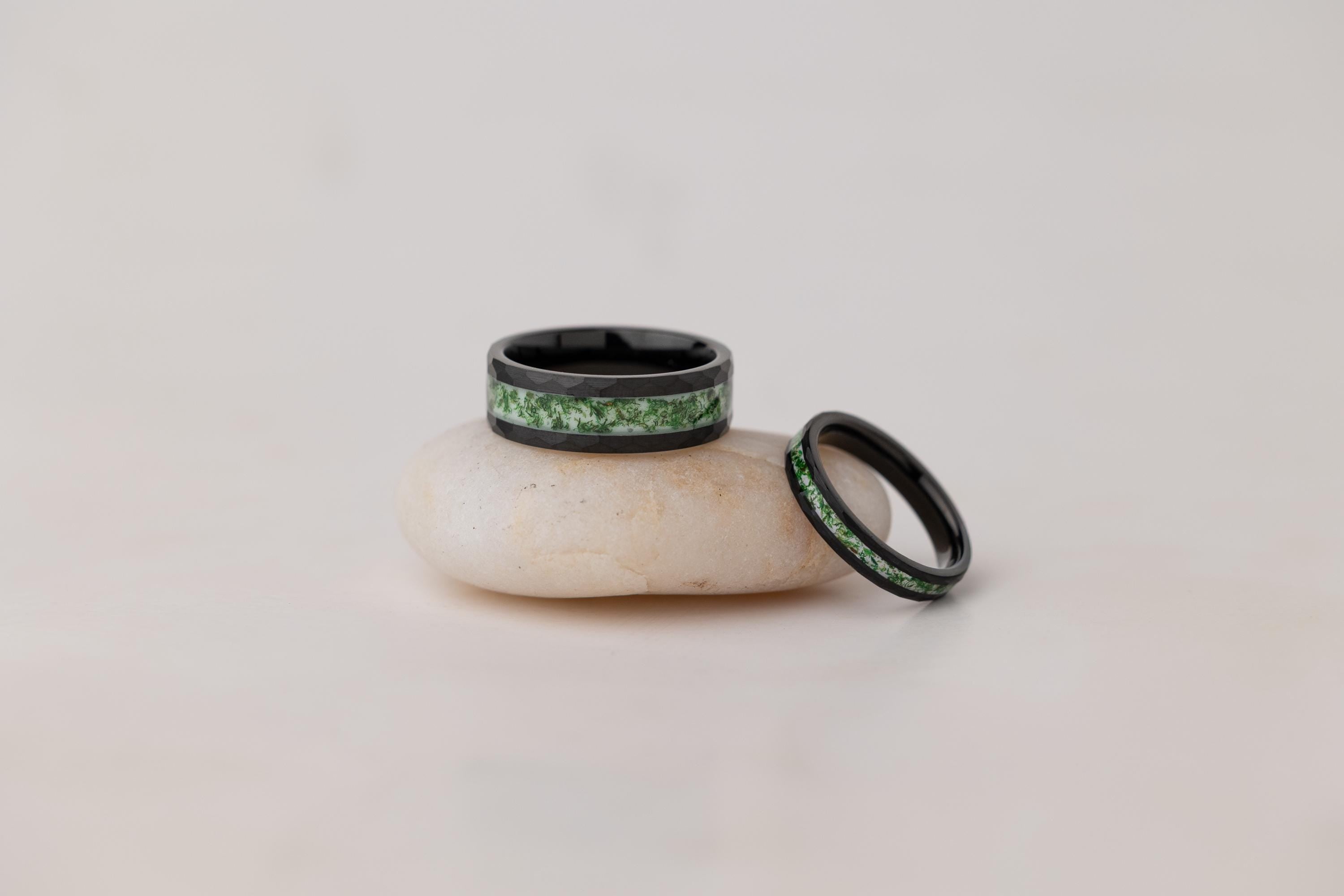 Hammered Black Tungsten Moss Agate Ring - 4mm Wedding Band