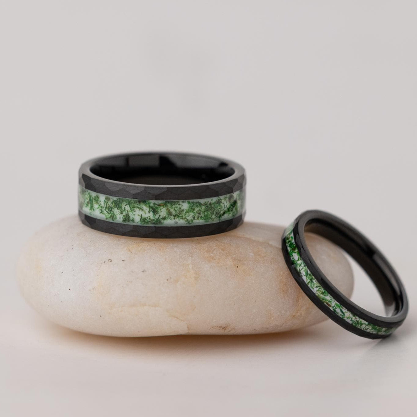 Hammered Black Tungsten Moss Agate Ring - 4mm & 8mm Wedding Band