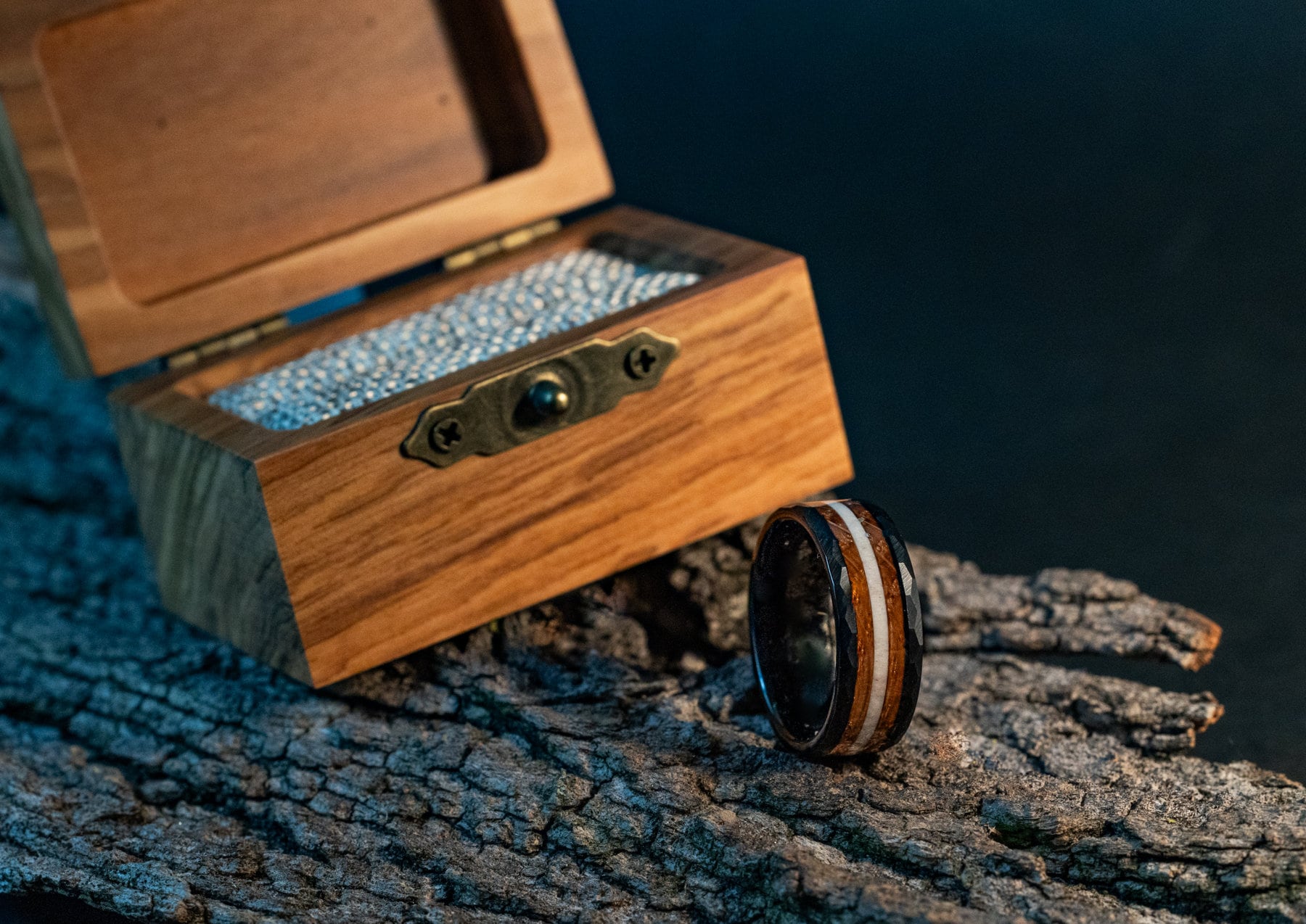 Antlercraft - Whiskey Barrel & Antler Ring, 8mm