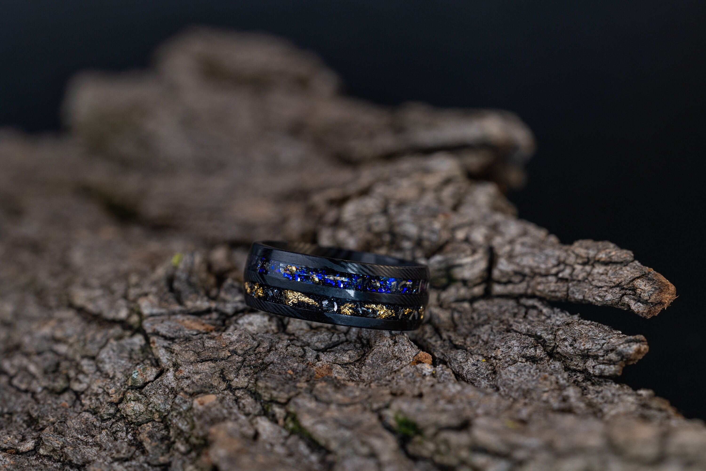 Damascus Nebula & Meteorite Crushed Gold Leaf Ring, Man Wedding Band, Damascus Black Steel Hammered Band, Blue Galaxy Meteorite, 8mm Ring