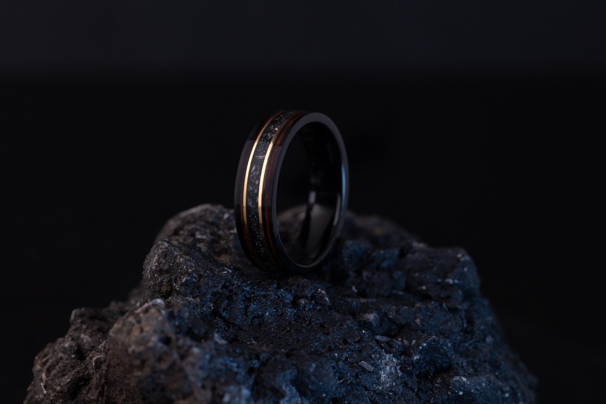 Burnt Whiskey Barrel Ring with Meteorite, Meteorite Wood Ring, Whisky Barrel Band, Wood Ring with Meteorite, Women's Wedding Band, 6mm Ring