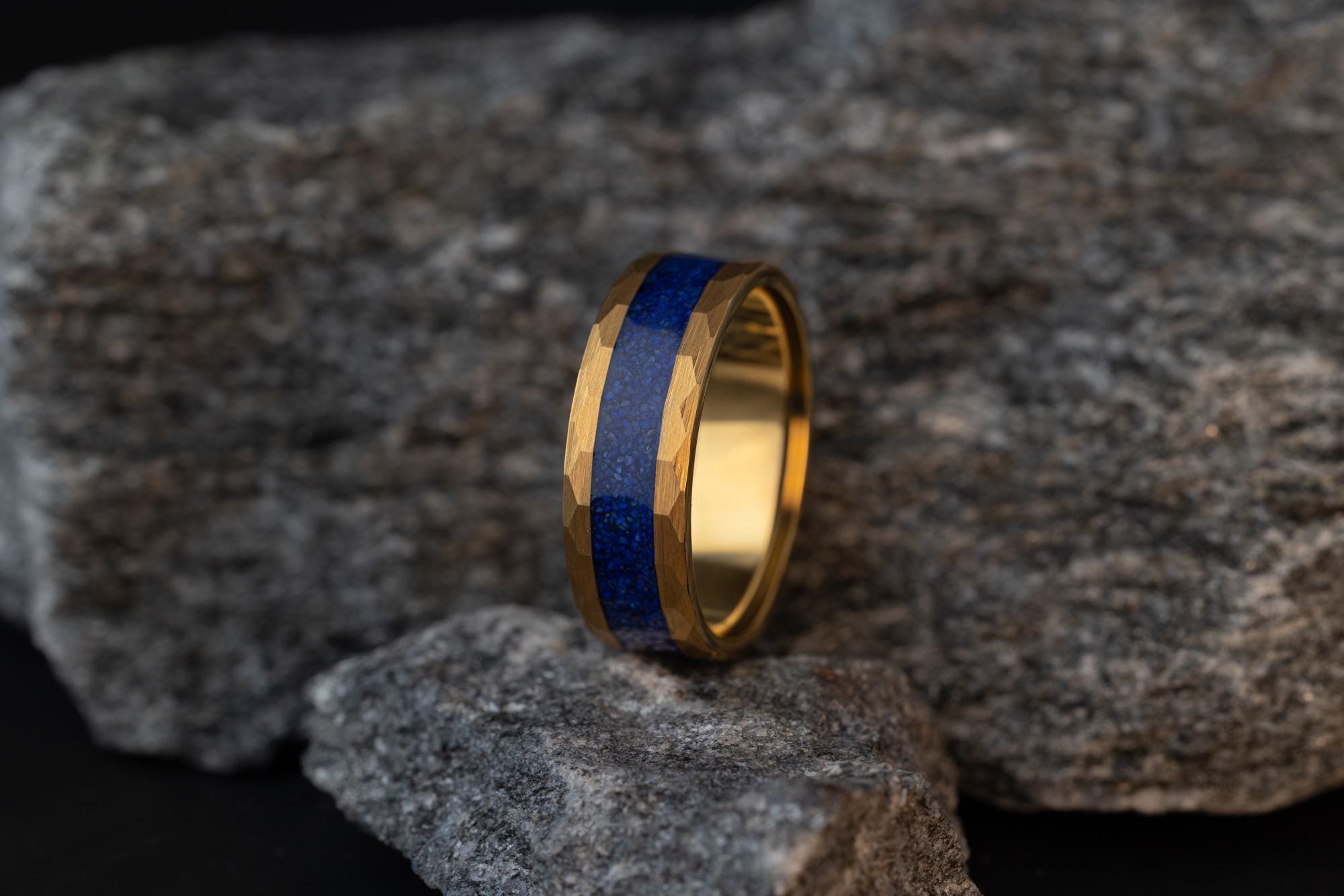 24K Gold Ring, Lapis Lazuli Tungsten Ring, Hammered Tungsten Band, Lapis Lazuli Engagement Ring, Blue Hammered Ring, Wedding Band, Ring, 8mm