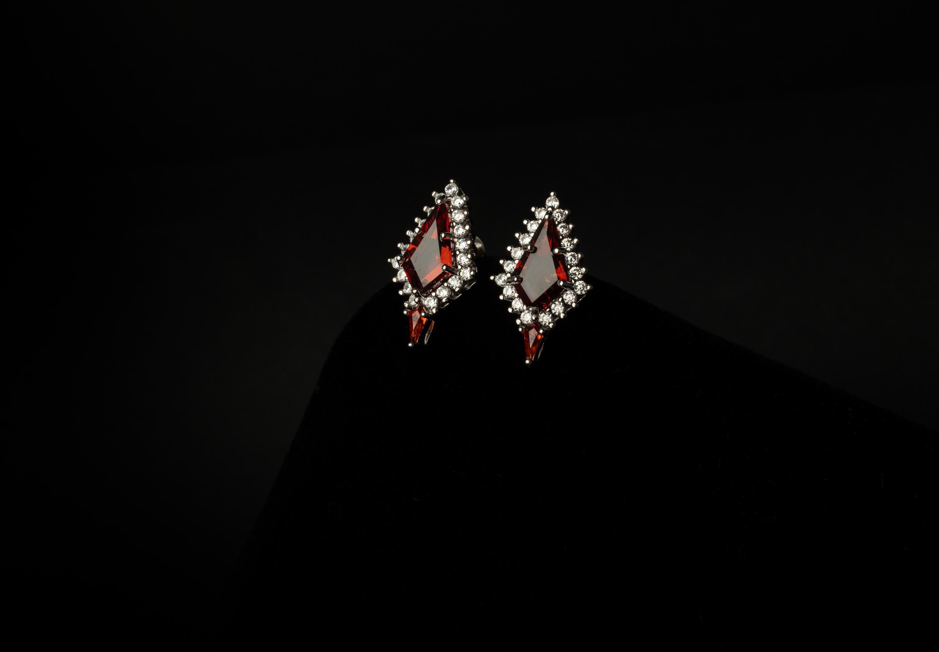 Garnet Earring, Silver Garnet Earrings, Garnet Set for Her, Sterling Silver Earring, Unique Earring, Garnet Earrings Set, Red Stone Earrings