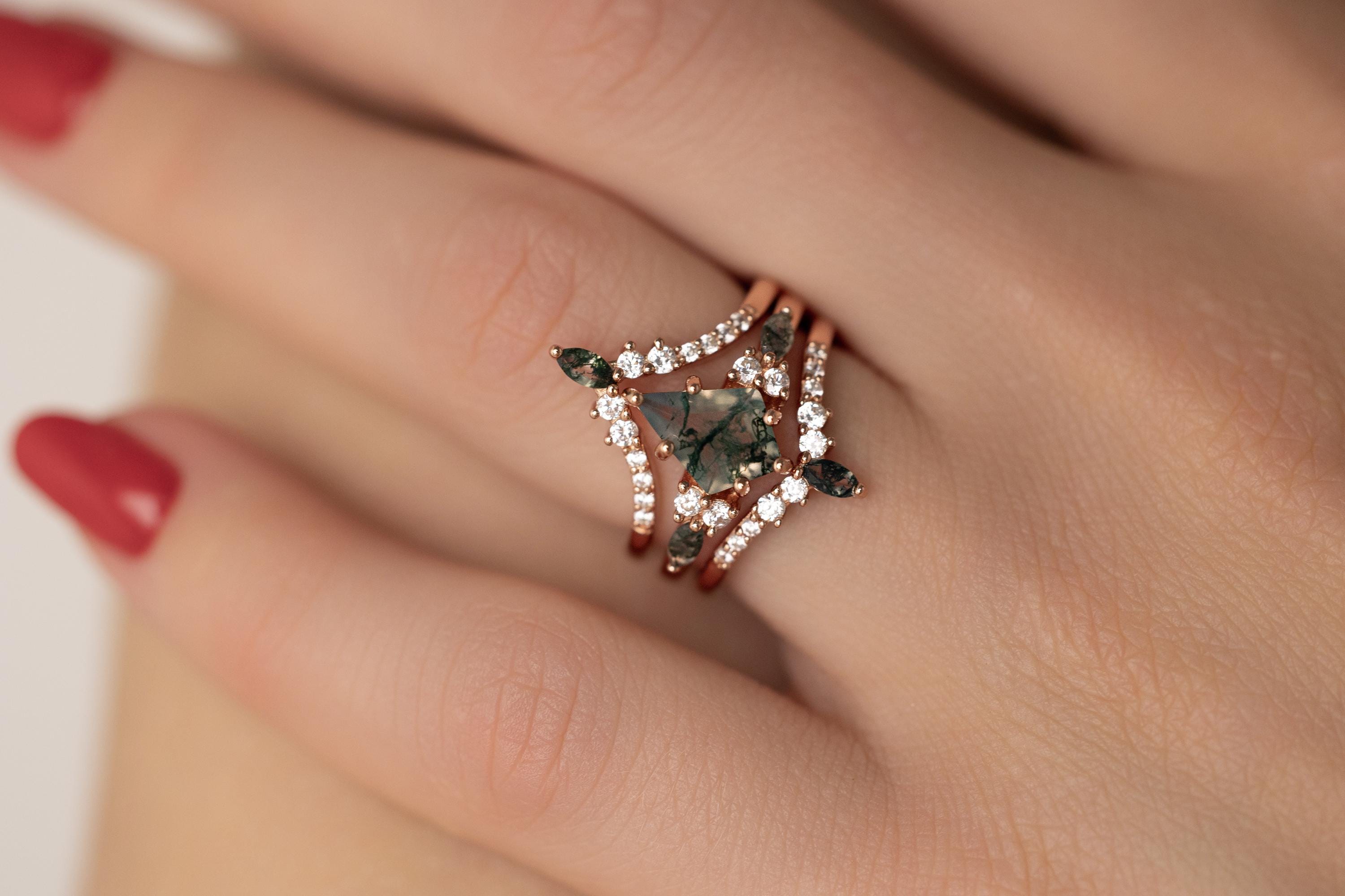 Moss Agate Ring, Rose Gold Natural Agate Engagement Ring, 14K Rose Gold Kite-Cut Green Moss Agate Ring, Rose Gold Green Gemstone Ring