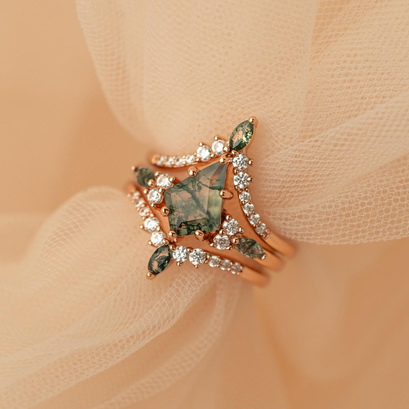 Moss Agate Ring, Rose Gold Natural Agate Engagement Ring, 14K Rose Gold Kite-Cut Green Moss Agate Ring, Rose Gold Green Gemstone Ring