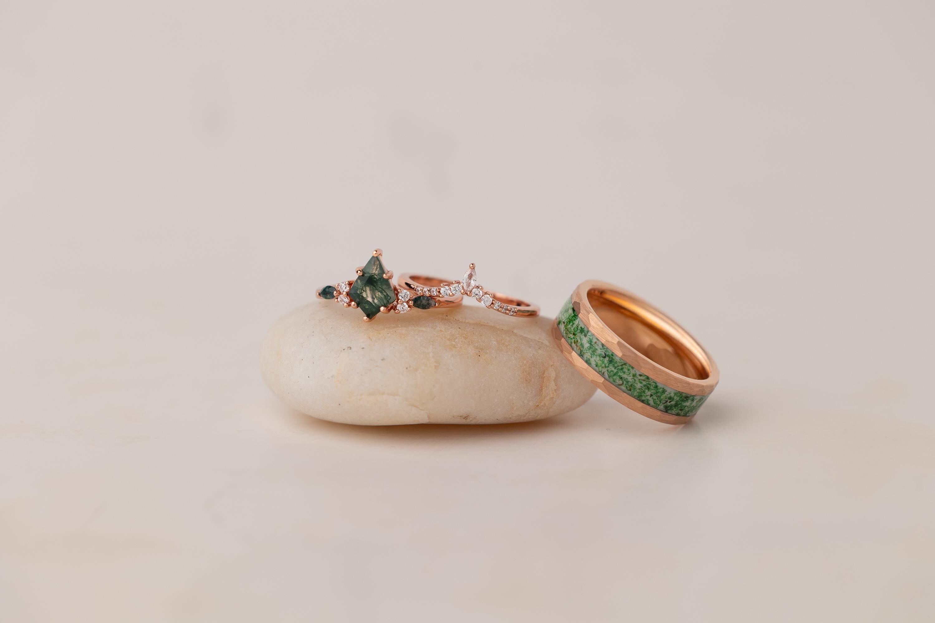 Hammered Rose Gold Tungsten Moss Agate Ring - 8mm Wedding Band