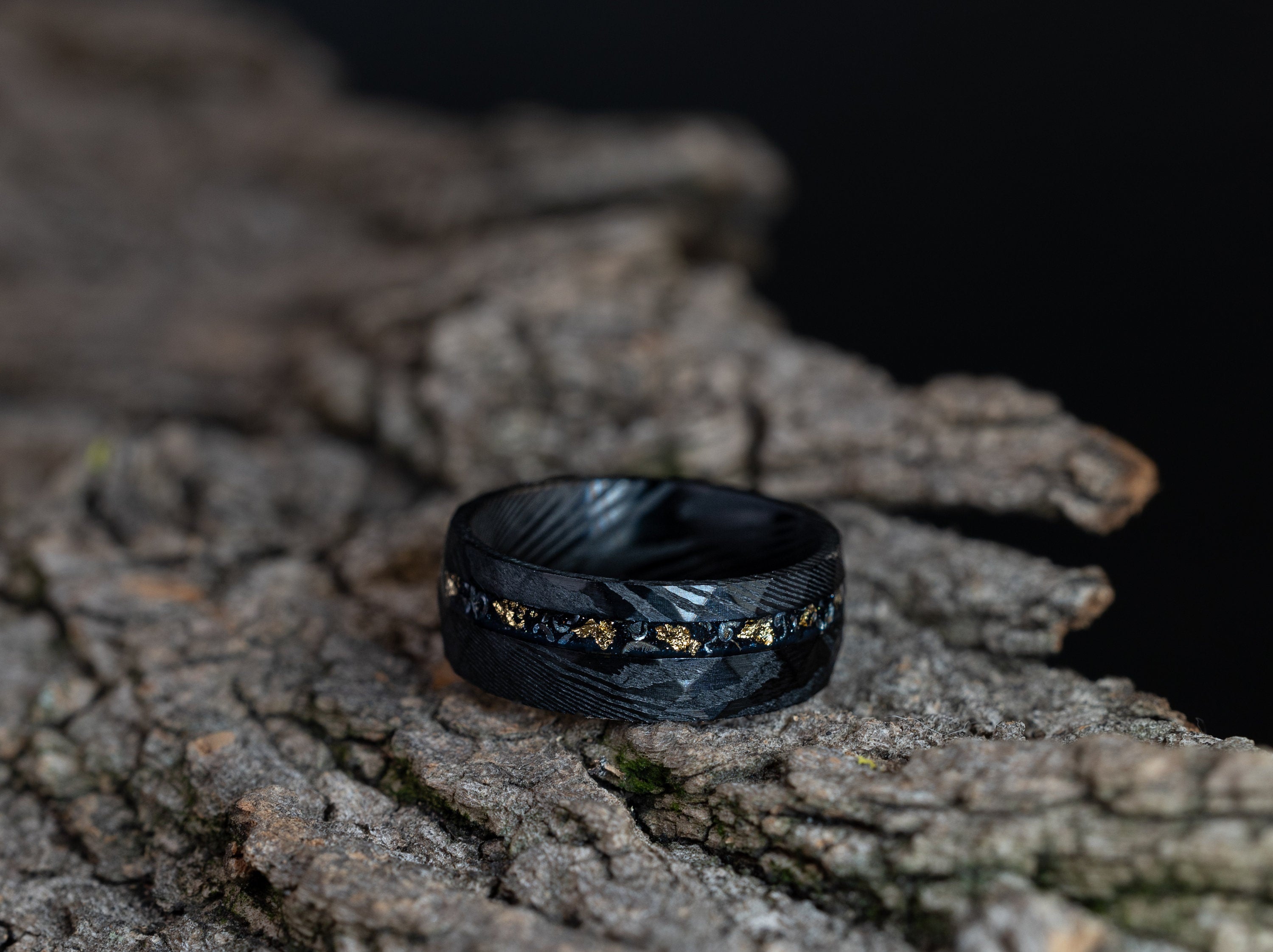 Damascus Meteorite & Crushed Gold Leaf, Crushed Gold Leaf Ring, Meteorite Ring, Man Wedding Band, Black Steel Hammered Ring, 8mm Ring