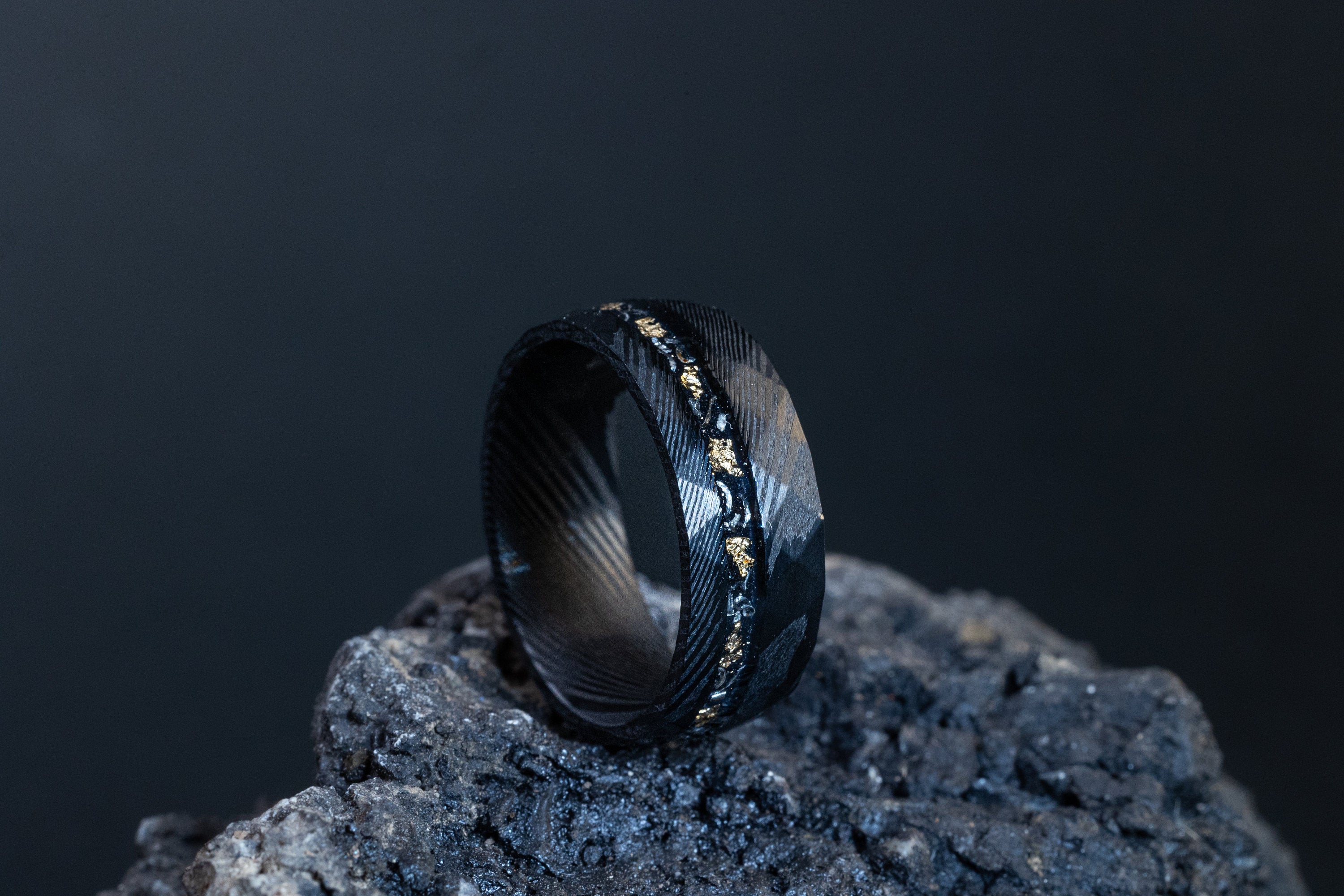 Damascus Meteorite & Crushed Gold Leaf, Crushed Gold Leaf Ring, Meteorite Ring, Man Wedding Band, Black Steel Hammered Ring, 8mm Ring