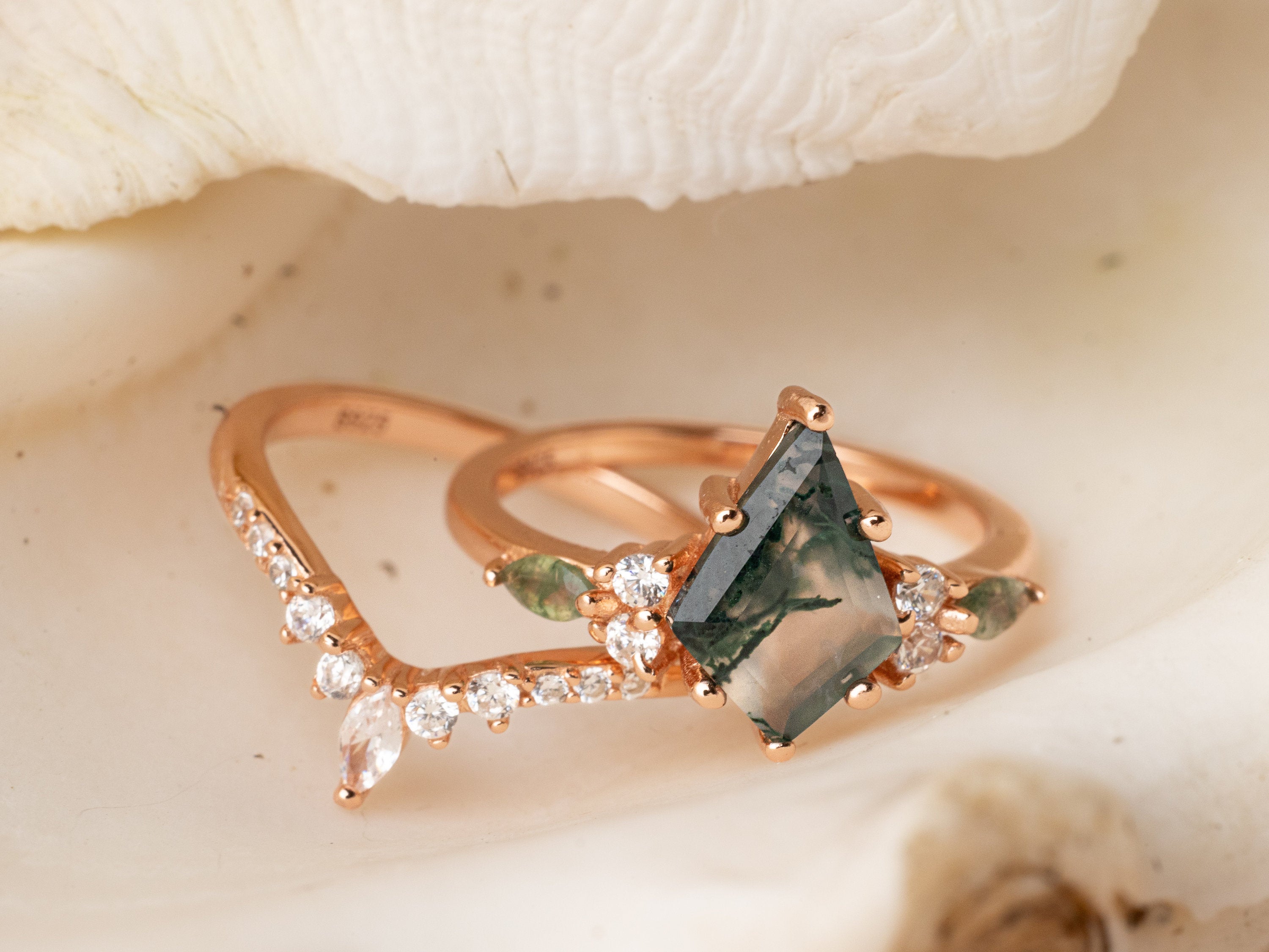 Moss Agate Ring, Natural Agate Engagement Ring in 14K Rose Gold Vermeil Kite-Cut Green Moss Agate Skye Ring, Green Gemstone Promise Ring