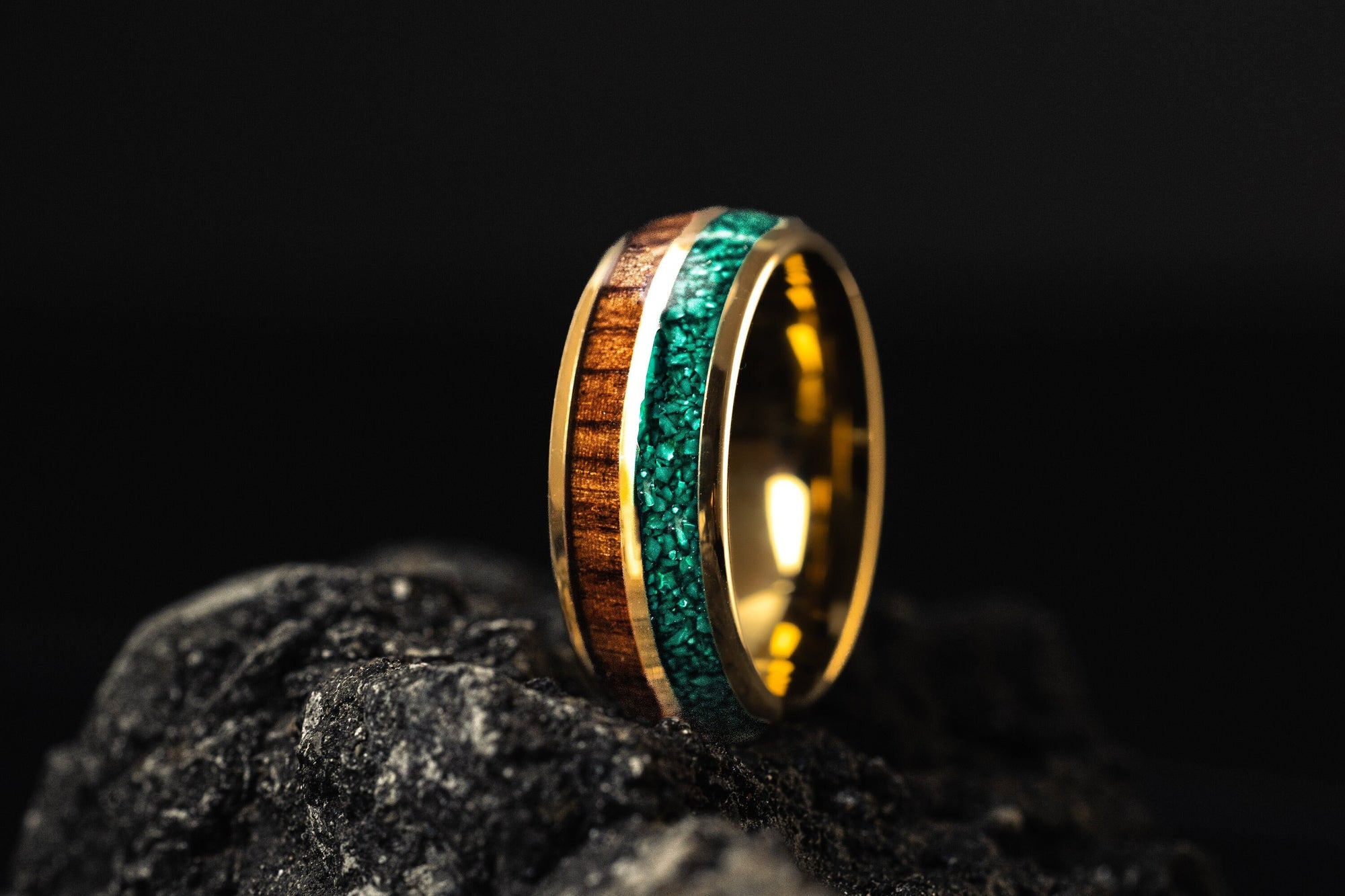 Emerald Koa Island - Malachite & Koa Wood Ring, 8mm